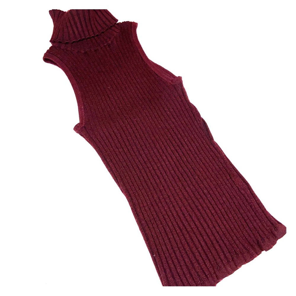 Knit sleeveless turtleneck top